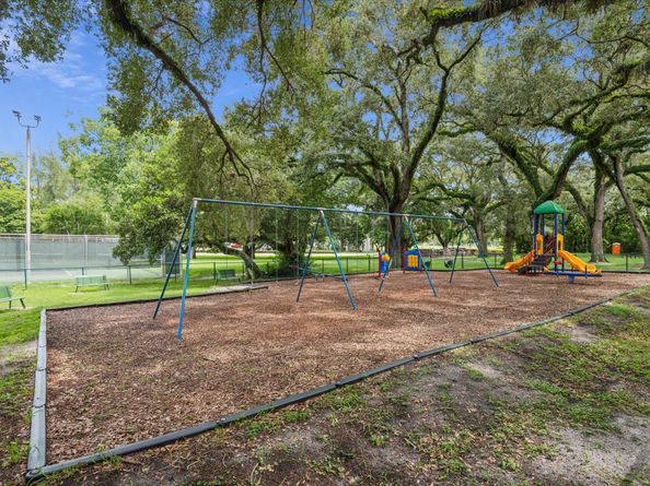 1502 Whitehall Dr 201, Davie FL 33324
