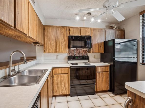 1502 Whitehall Dr 201, Davie FL 33324