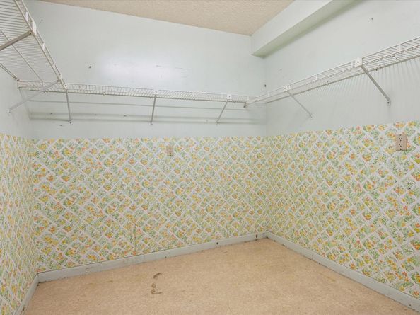 1502 Whitehall Dr 201, Davie FL 33324
