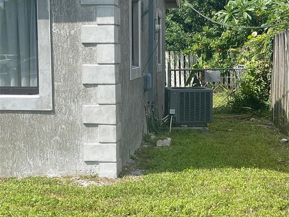 6361 NW 27th St, Margate FL 33063