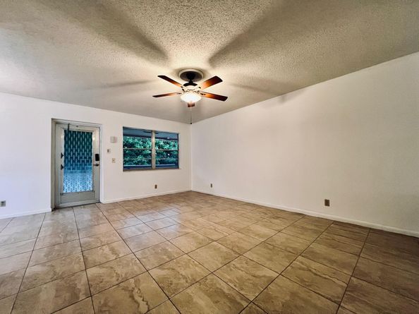89 Canterbury D, West Palm Beach FL 33417