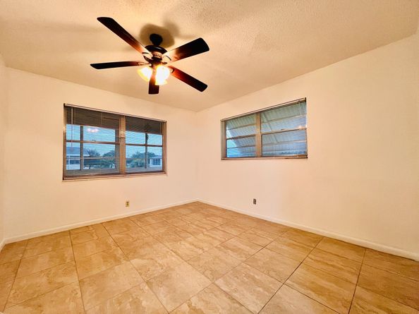 89 Canterbury D, West Palm Beach FL 33417