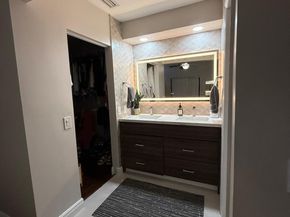 1988 Sacramento, Weston FL 33326