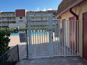 1000 Country Club Drive 403, Margate FL 33063