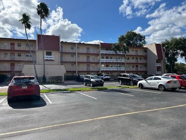 1000 Country Club Drive 403, Margate FL 33063