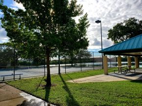 120 Royal Park Dr B4, Oakland Park FL 33309