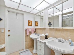 1678 NW 36th Ct, Oakland Park FL 33309