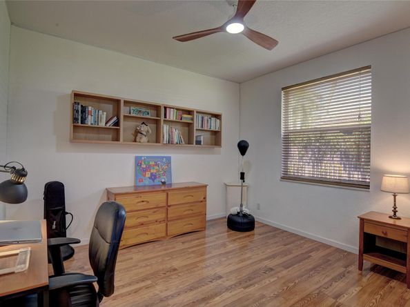 1125 E Waterside Cir, Weston FL 33327