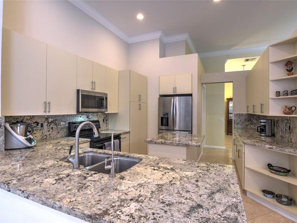 1125 E Waterside Cir, Weston FL 33327