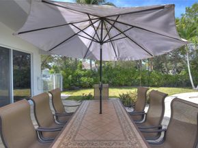 1125 E Waterside Cir, Weston FL 33327