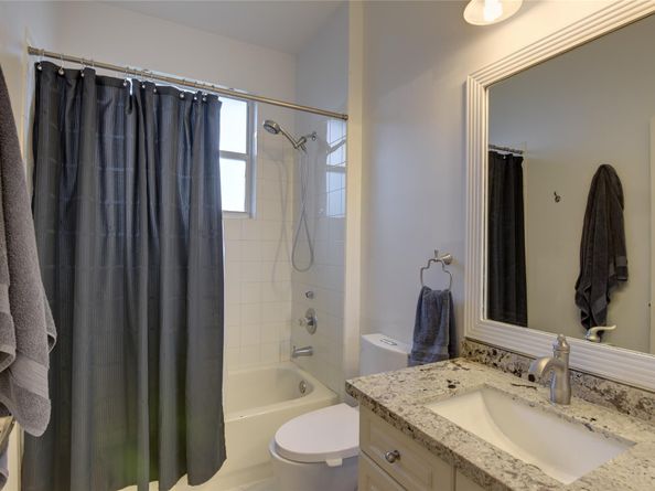 1125 E Waterside Cir, Weston FL 33327