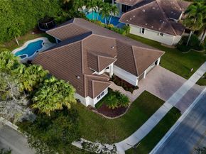 1125 E Waterside Cir, Weston FL 33327