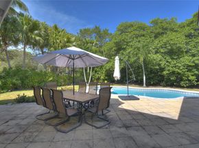 1125 E Waterside Cir, Weston FL 33327