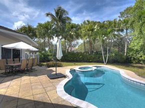 1125 E Waterside Cir, Weston FL 33327
