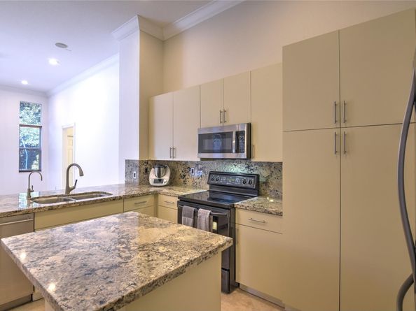 1125 E Waterside Cir, Weston FL 33327