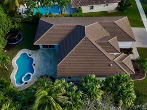 1125 E Waterside Cir, Weston FL 33327