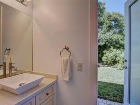 1125 E Waterside Cir, Weston FL 33327