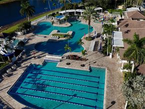 1125 E Waterside Cir, Weston FL 33327