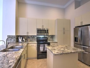 1125 E Waterside Cir, Weston FL 33327