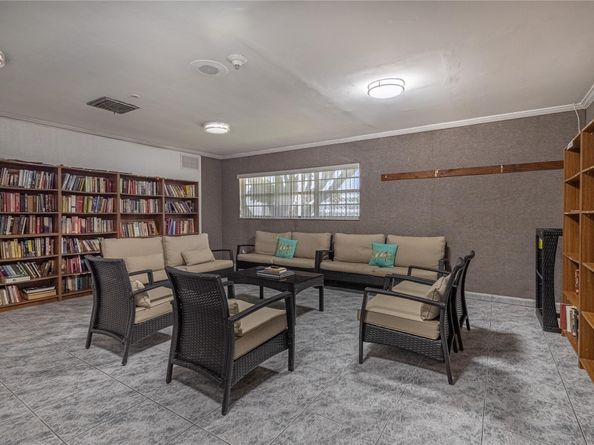 4151 NW 41st St 308, Lauderdale Lakes FL 33319