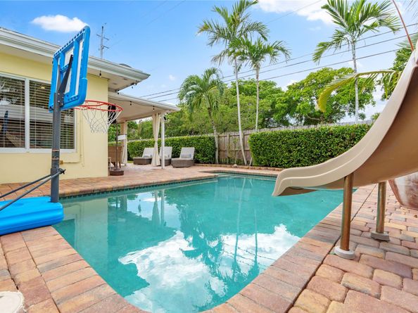 1329 SW 4th Ter, Pompano Beach FL 33060