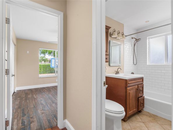 1329 SW 4th Ter, Pompano Beach FL 33060
