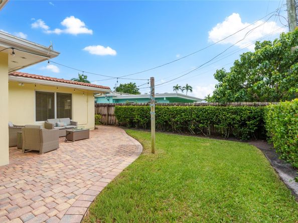 1329 SW 4th Ter, Pompano Beach FL 33060