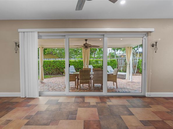 1329 SW 4th Ter, Pompano Beach FL 33060