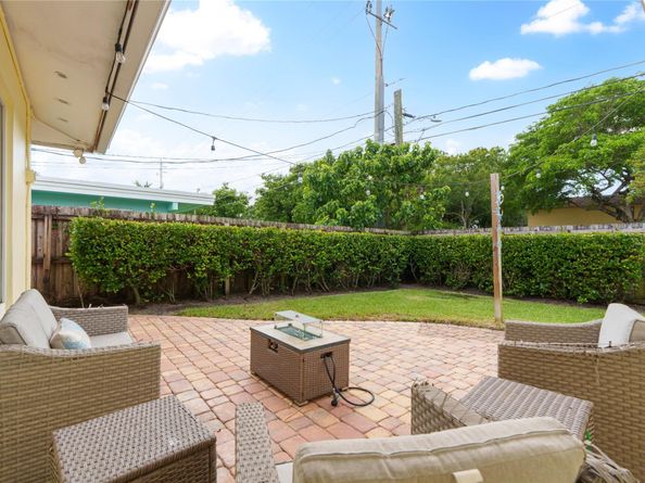 1329 SW 4th Ter, Pompano Beach FL 33060