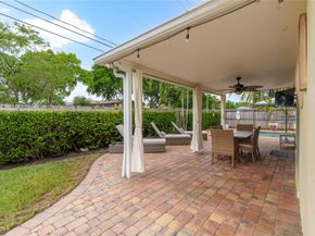 1329 SW 4th Ter, Pompano Beach FL 33060