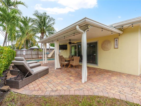 1329 SW 4th Ter, Pompano Beach FL 33060
