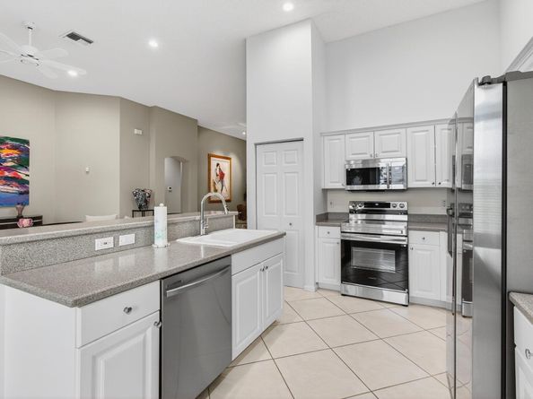6886 Swansea Lane, Boynton Beach FL 33472