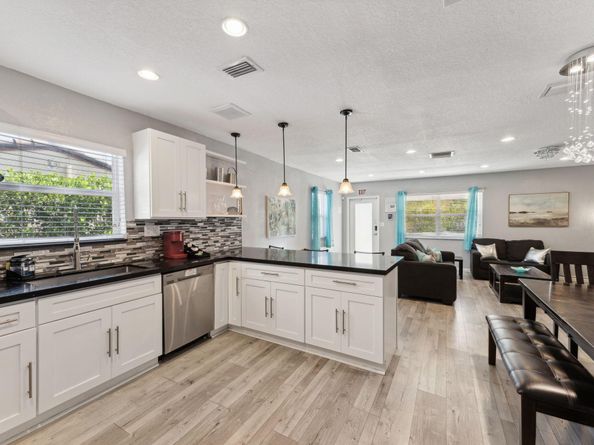 1631 N Andrews Square, Fort Lauderdale FL 33311