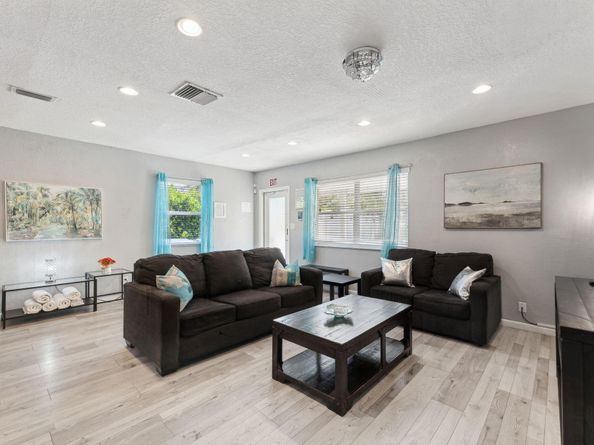 1631 N Andrews Square, Fort Lauderdale FL 33311
