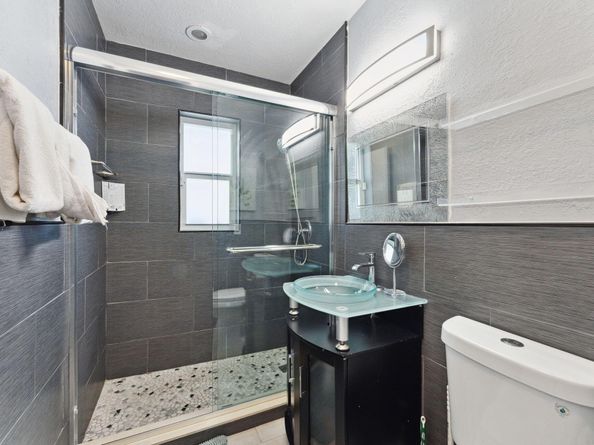 1631 N Andrews Square, Fort Lauderdale FL 33311