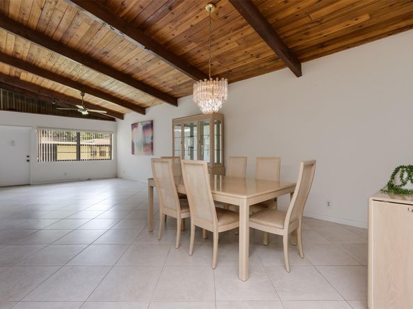 450 Briarwood Cir 2, Hollywood FL 33024