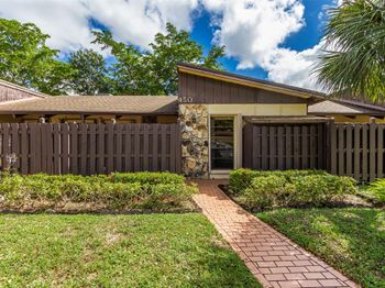 450 Briarwood Cir