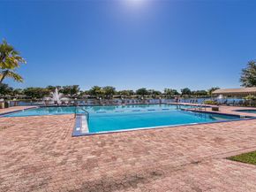 450 Briarwood Cir 2, Hollywood FL 33024