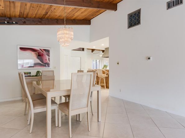450 Briarwood Cir 2, Hollywood FL 33024