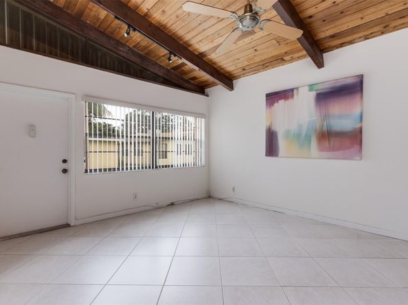 450 Briarwood Cir 2, Hollywood FL 33024