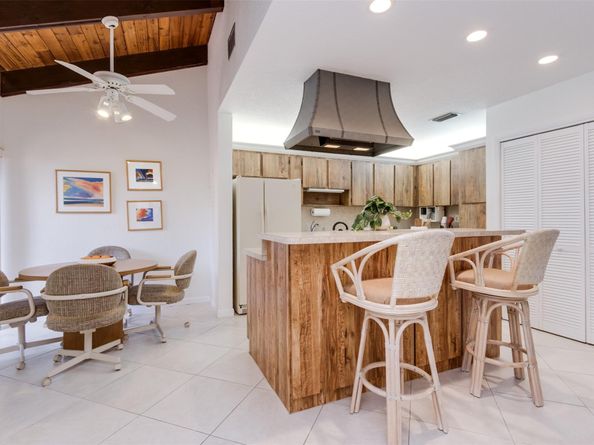 450 Briarwood Cir 2, Hollywood FL 33024