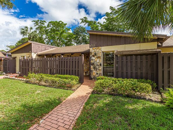 450 Briarwood Cir 2, Hollywood FL 33024