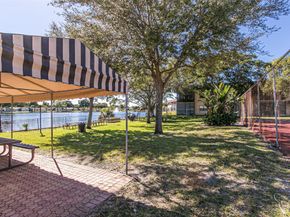 450 Briarwood Cir 2, Hollywood FL 33024