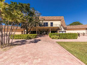450 Briarwood Cir 2, Hollywood FL 33024