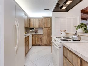 450 Briarwood Cir 2, Hollywood FL 33024