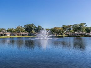 450 Briarwood Cir 2, Hollywood FL 33024