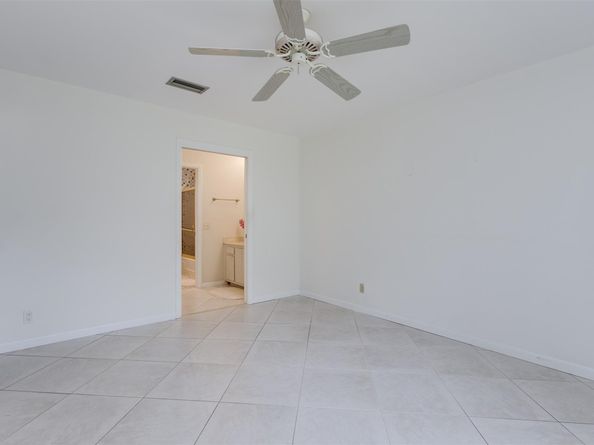 450 Briarwood Cir 2, Hollywood FL 33024