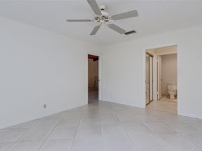 450 Briarwood Cir 2, Hollywood FL 33024