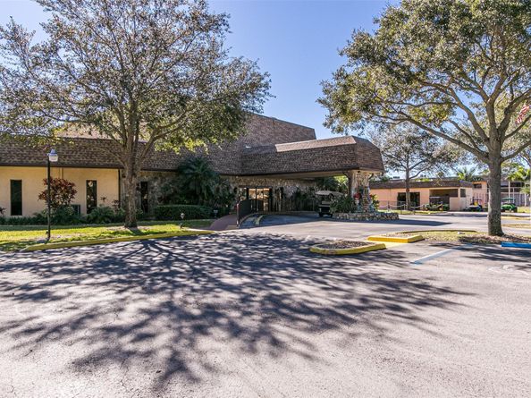 450 Briarwood Cir 2, Hollywood FL 33024