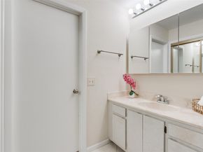 450 Briarwood Cir 2, Hollywood FL 33024
